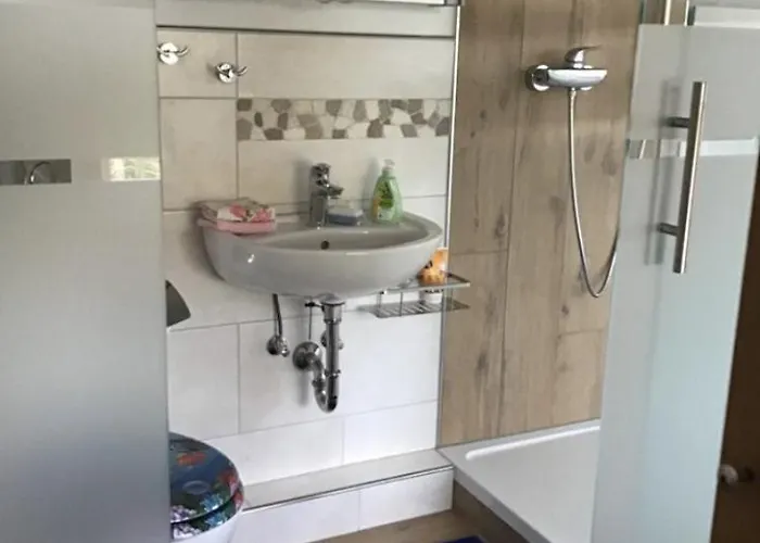 Aussichtszimmer Mit Modernem Glasbad Und Balkon Κόμπλεντς