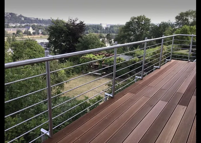 Aussichtszimmer Mit Modernem Glasbad Und Balkon * 科布倫茨