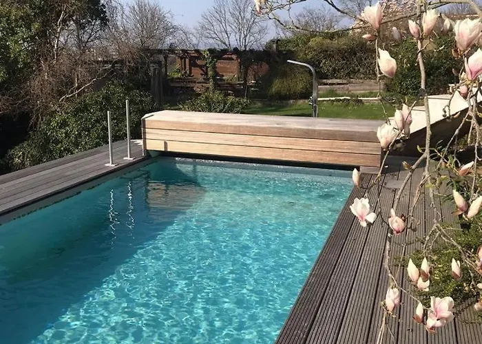 Aussichtszimmer Mit Modernem Glasbad Und Balkon Homestay *